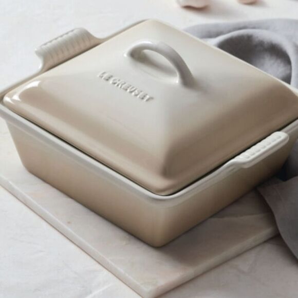 Le Creuset Heritage 2.5QT Covered Square Casserole- Meringue - Picture 1 of 7